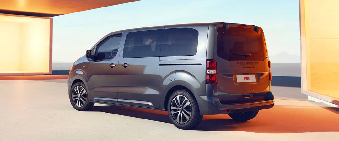 AVIS_Peugeot-traveller.jpg